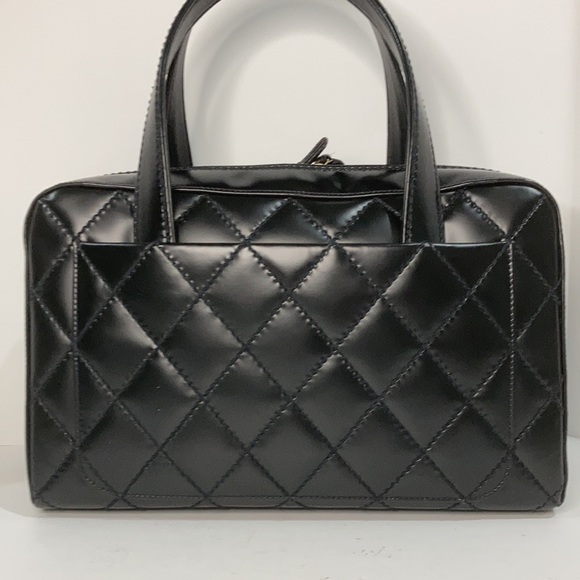 AUTHENTIC CHANEL WILD STITCH PATENT MEDIUM TOTE - Picture 2 of 10